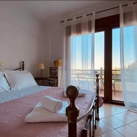 Spacious 3 Bed House With Sea View Possidi