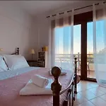 Spacious 3 Bed House With Sea View 波塞蒂