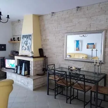 בית נופש Luxury 3 Bed House With Sea View