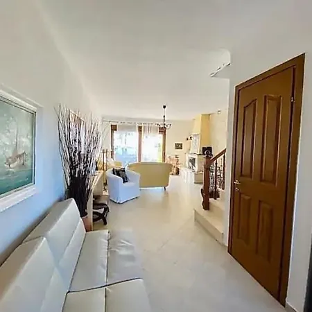 בית נופש Luxury 3 Bed House With Sea View *