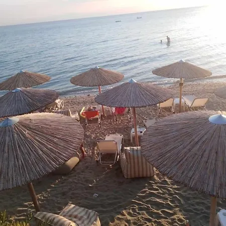 Spacious 3 Bed House With Sea View