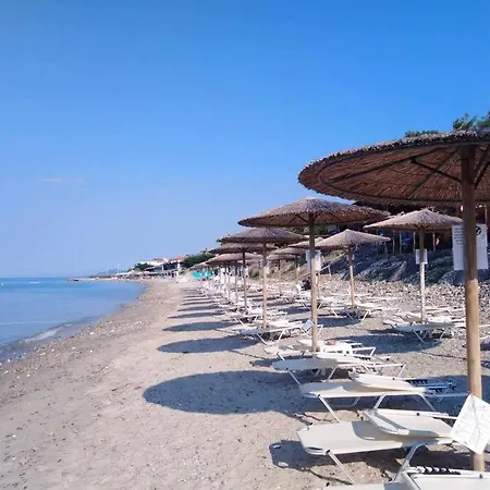 Spacious 3 Bed House With Sea View 펜션 *