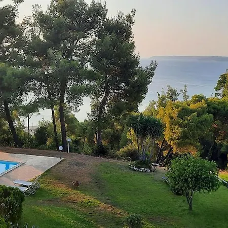 בית נופש Luxury 3 Bed House With Sea View *