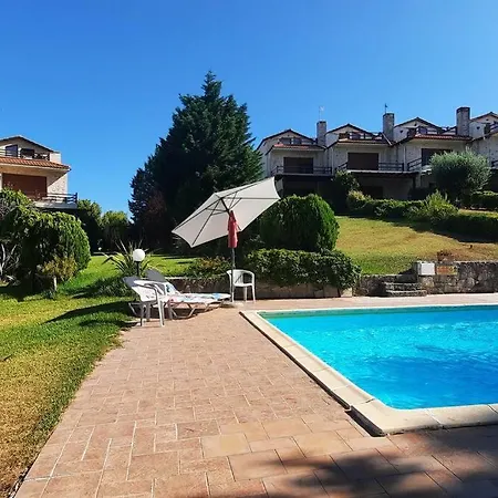 בית נופש Luxury 3 Bed House With Sea View *